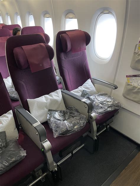 quatar airlines|Qatar Airways Flights and Reviews (with photos) .